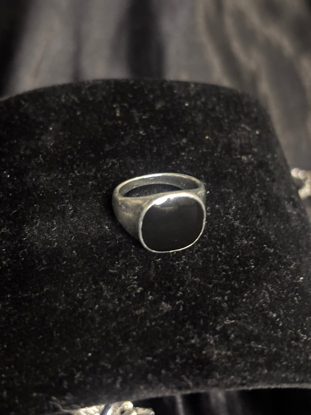 Signet ring