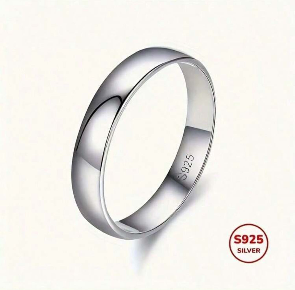Essential Ring in Sterling Silver